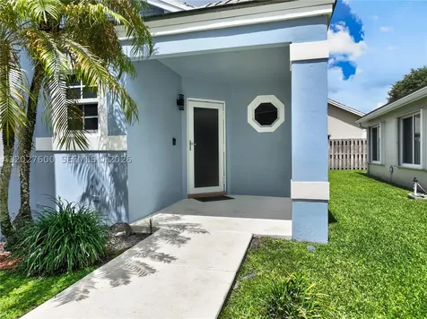 9203 Arborwood Circle Davie FL 33328
