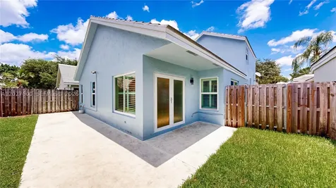 9203 Arborwood Circle Davie FL 33328