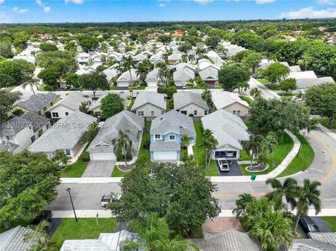 9203 Arborwood Circle Davie FL 33328