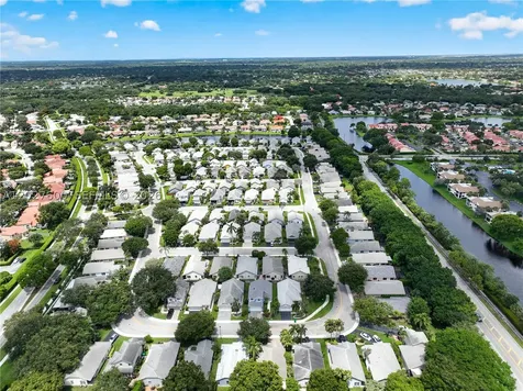 9203 Arborwood Circle Davie FL 33328
