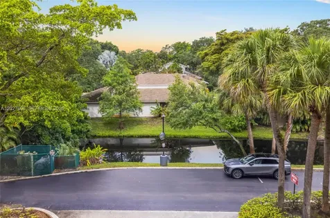 2814 N 46th Avenue Hollywood FL 33021