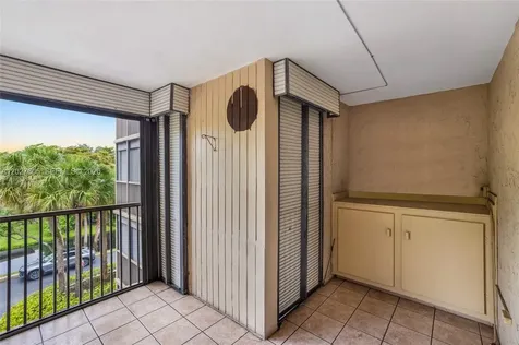 2814 N 46th Avenue Hollywood FL 33021