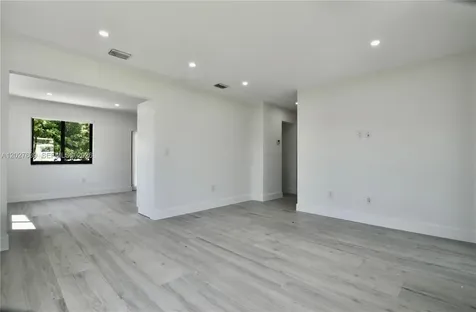 3018 SW 25th Terrace Miami FL 33133
