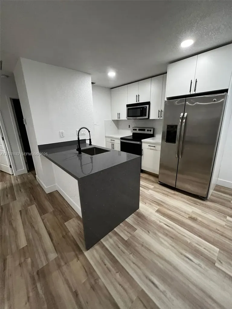 15669 SW 73rd Cir Terrace Miami FL 33193