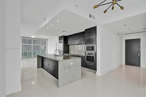 900 Biscayne Boulevard Miami FL 33132