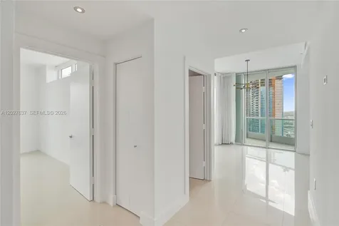 900 Biscayne Boulevard Miami FL 33132