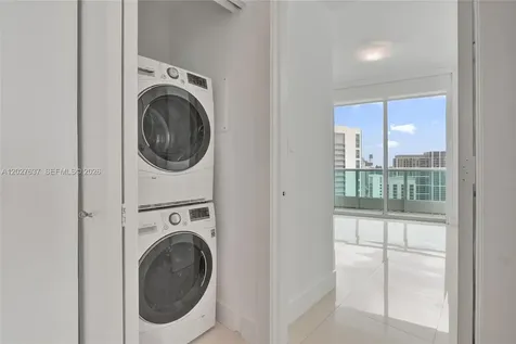 900 Biscayne Boulevard Miami FL 33132