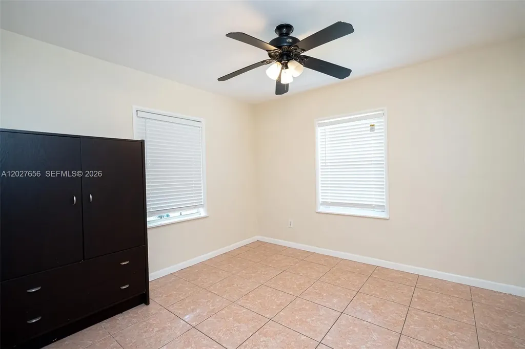 5613 Pierce Street Hollywood FL 33021