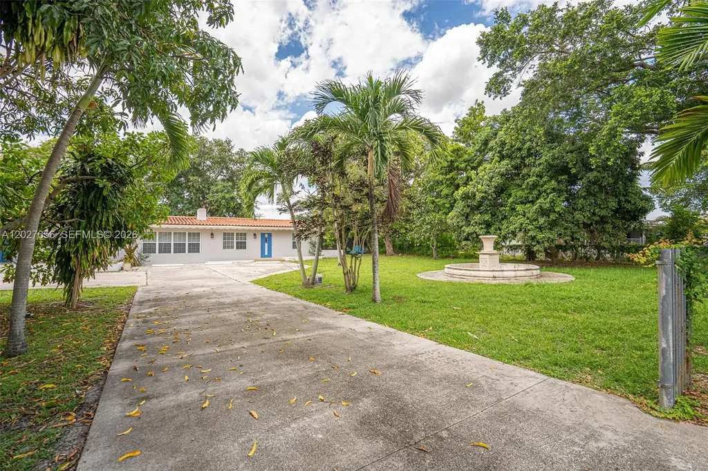 5613 Pierce Street Hollywood FL 33021