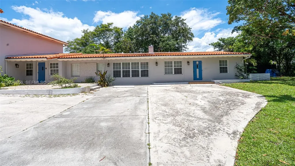 5613 Pierce Street Hollywood FL 33021