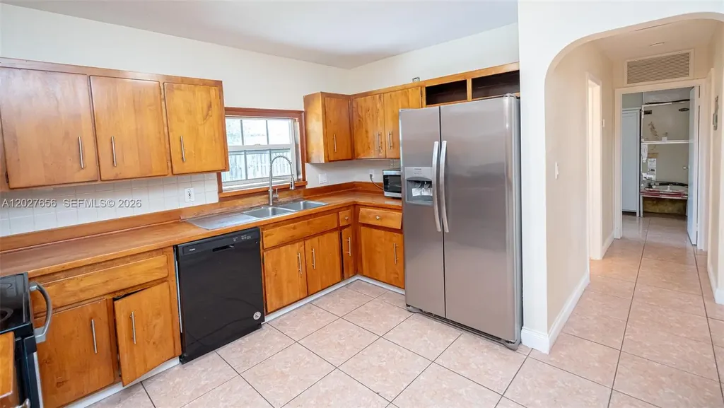 5613 Pierce Street Hollywood FL 33021