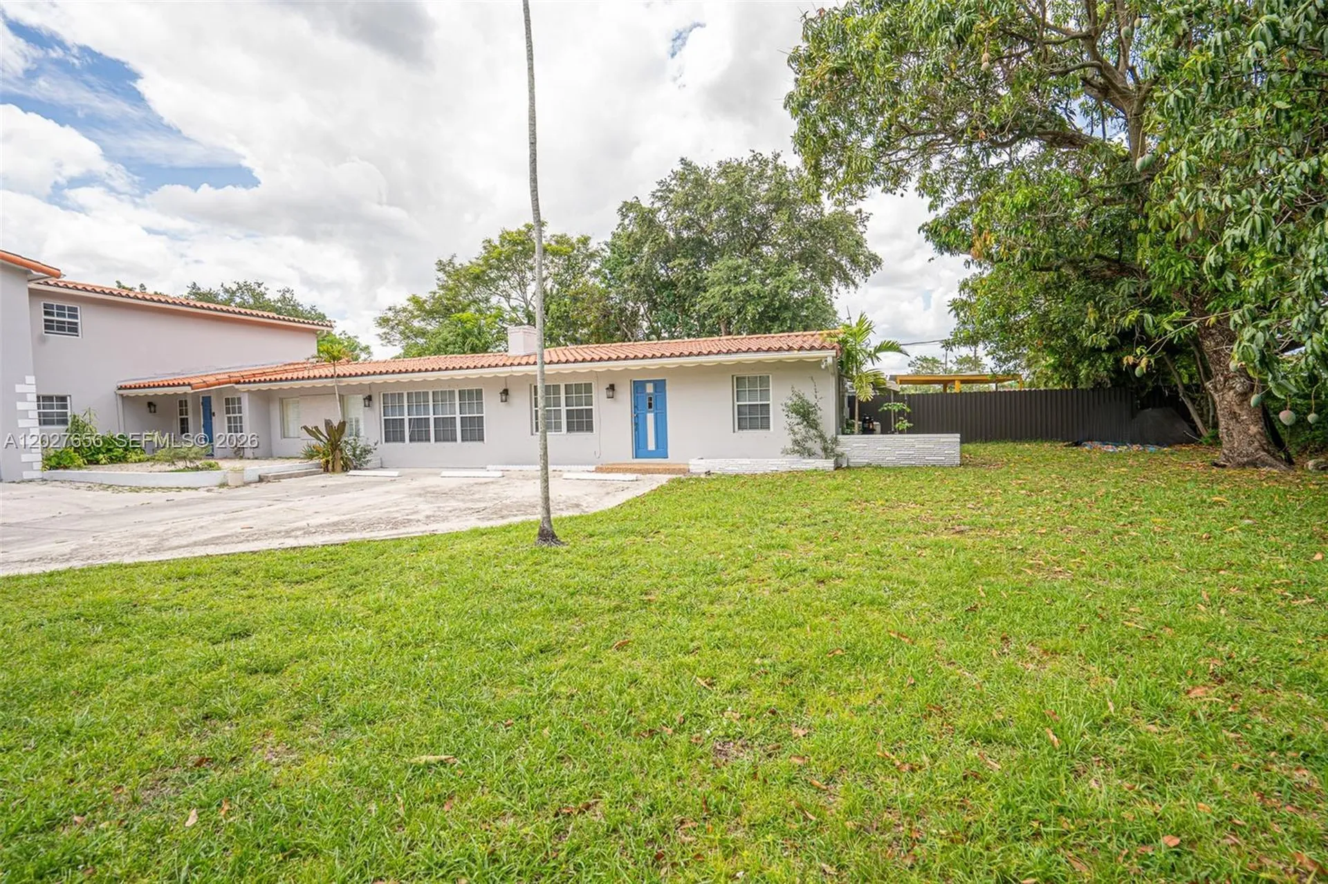 5613 Pierce Street Hollywood FL 33021