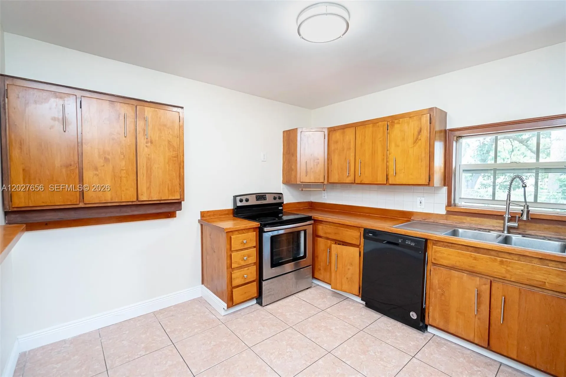 5613 Pierce Street Hollywood FL 33021