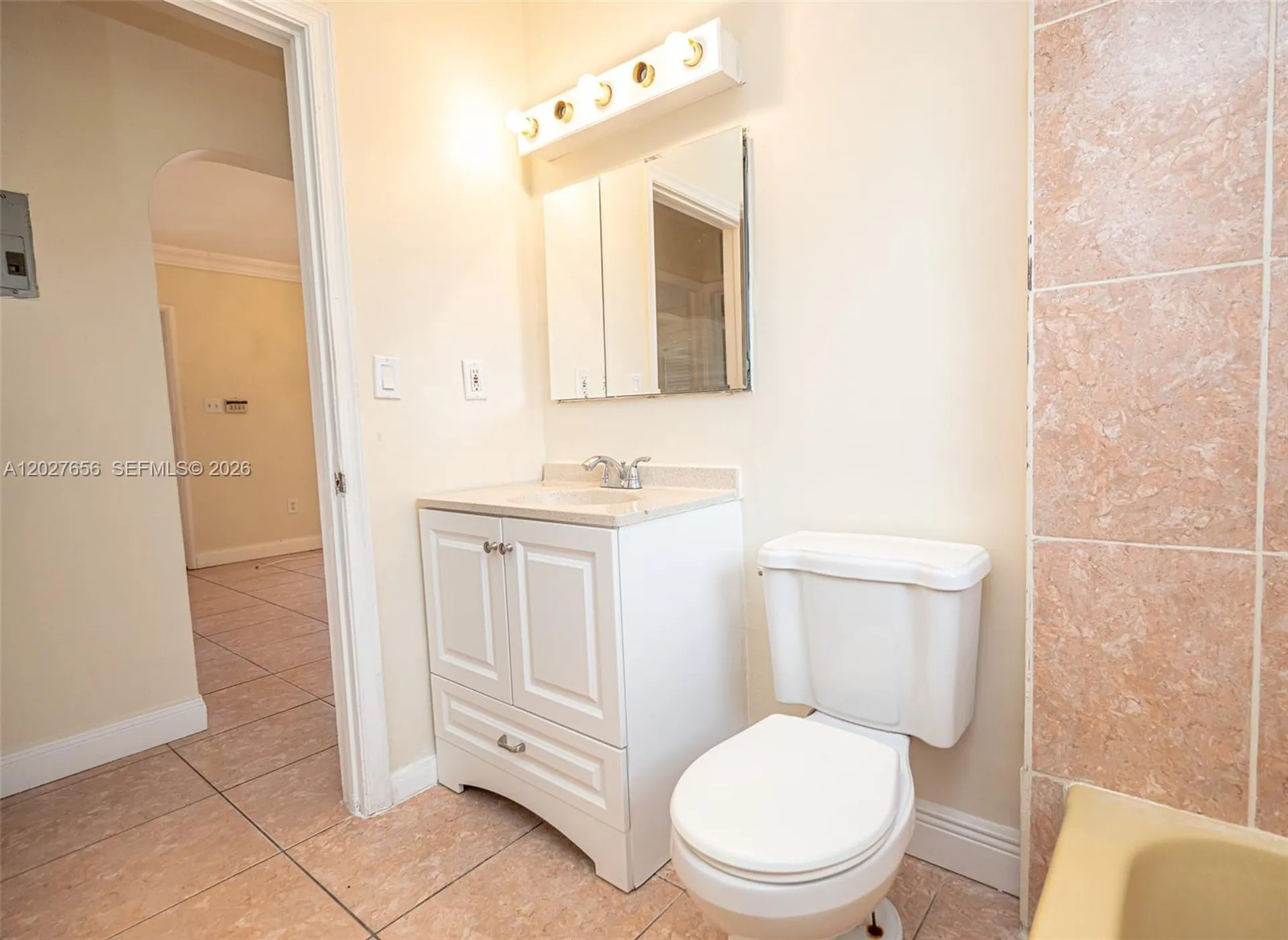 5613 Pierce Street Hollywood FL 33021