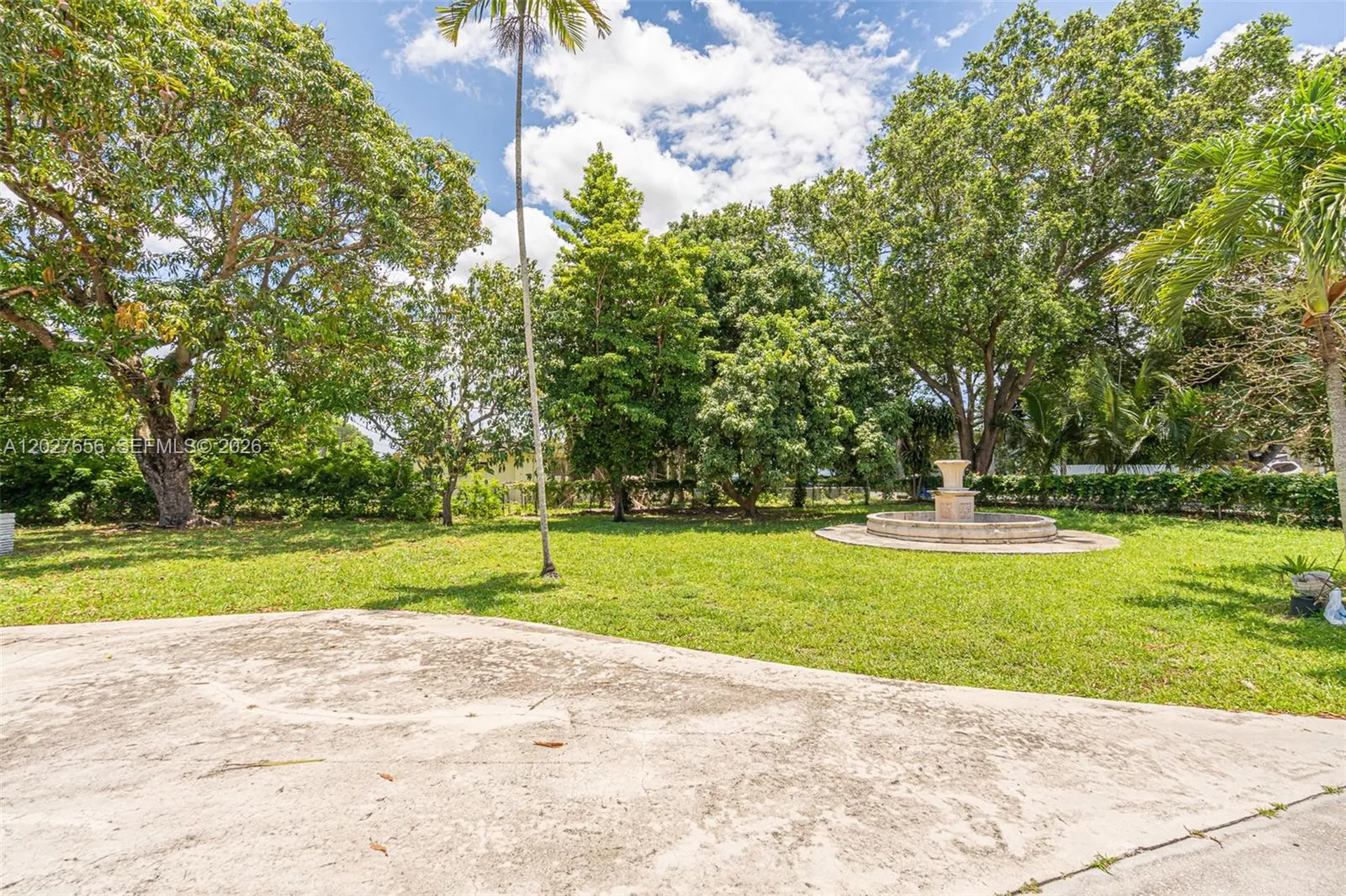 5613 Pierce Street Hollywood FL 33021