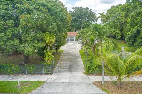 5613 Pierce Street Hollywood FL 33021