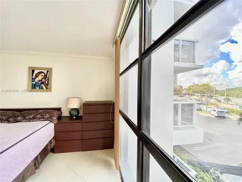 20505 E Country Club Drive Aventura FL 33180