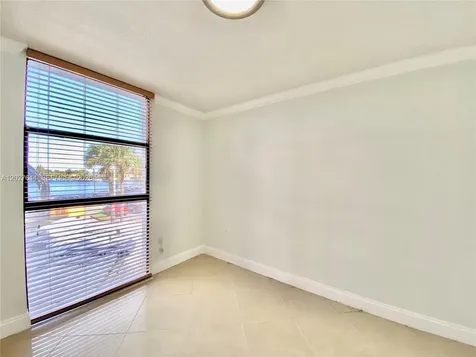 20505 E Country Club Drive Aventura FL 33180