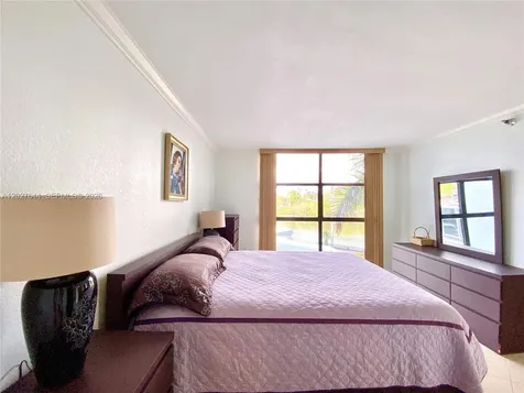 20505 E Country Club Drive Aventura FL 33180