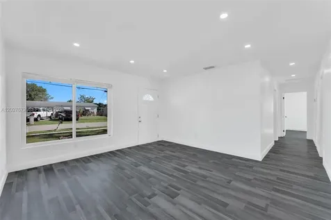 4917 SW 43rd Terrace Dania Beach FL 33314