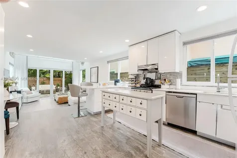 2792 SW 22nd Avenue Miami FL 33133