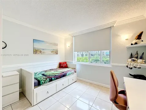 9350 Fontainebleau Boulevard Miami FL 33172