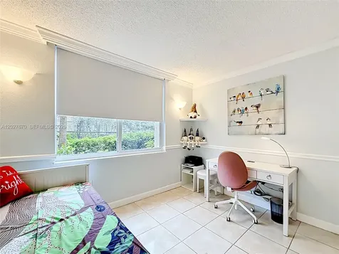 9350 Fontainebleau Boulevard Miami FL 33172