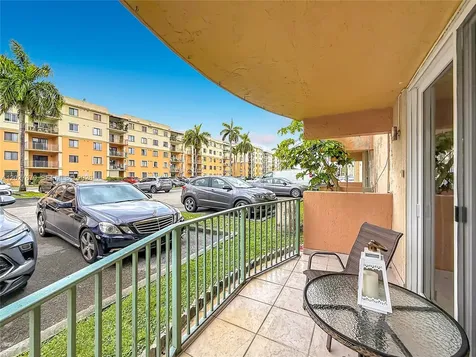 9350 Fontainebleau Boulevard Miami FL 33172