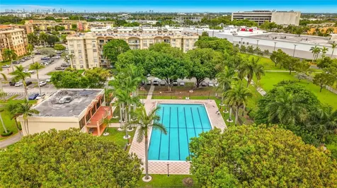 9350 Fontainebleau Boulevard Miami FL 33172