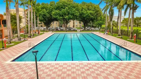 9350 Fontainebleau Boulevard Miami FL 33172