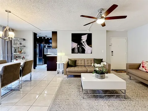 9350 Fontainebleau Boulevard Miami FL 33172