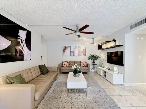 9350 Fontainebleau Boulevard Miami FL 33172