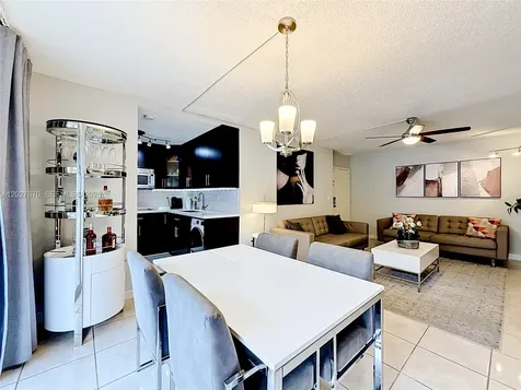 9350 Fontainebleau Boulevard Miami FL 33172