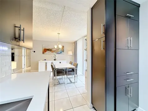 9350 Fontainebleau Boulevard Miami FL 33172