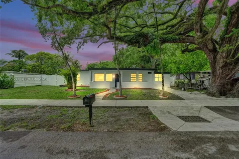 112 Edmund Road West Park FL 33023