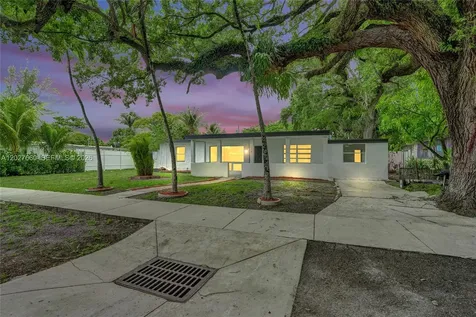 112 Edmund Road West Park FL 33023