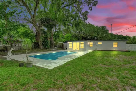 112 Edmund Road West Park FL 33023