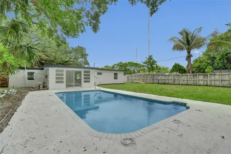 112 Edmund Road West Park FL 33023