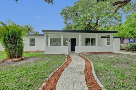 112 Edmund Road West Park FL 33023