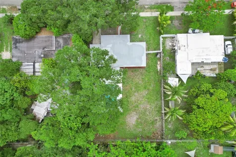 112 Edmund Road West Park FL 33023