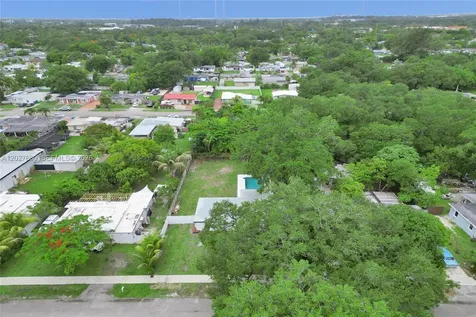 112 Edmund Road West Park FL 33023