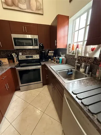340 E 5th Street Hialeah FL 33010