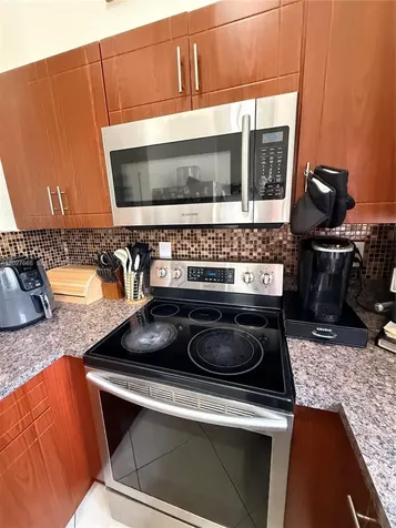 340 E 5th Street Hialeah FL 33010