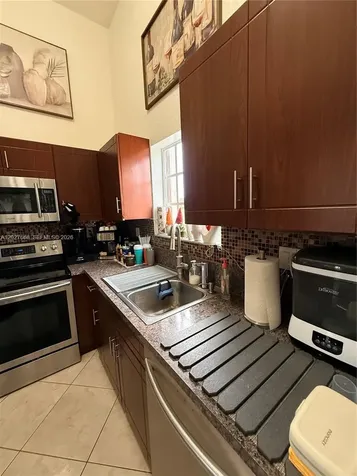 340 E 5th Street Hialeah FL 33010