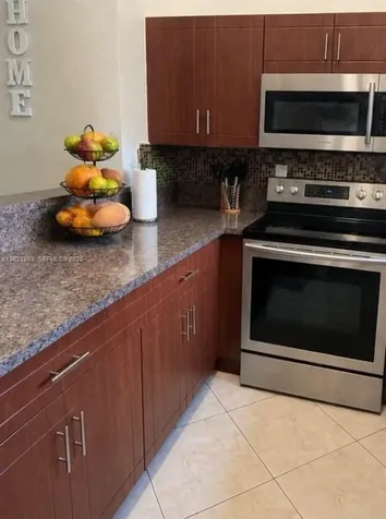 340 E 5th Street Hialeah FL 33010