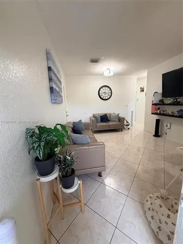 340 E 5th Street Hialeah FL 33010