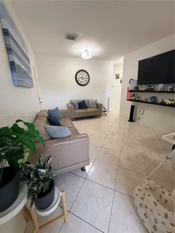 340 E 5th Street Hialeah FL 33010