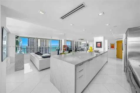 400 S Pointe Drive Miami Beach FL 33139