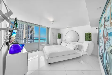 400 S Pointe Drive Miami Beach FL 33139