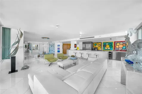 400 S Pointe Drive Miami Beach FL 33139